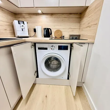 Hubertus Mit Klima, überdachter Terrasse&parkplatz Apartamento